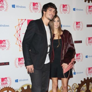 Mats Hummels, Cathy Fischer in The MTV EMA's 2012 - Arrivals
