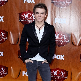 Hunter Hayes in 2011 American Country Awards - Arrivals