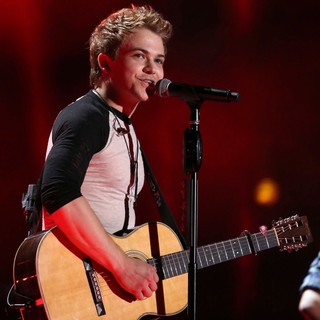 Hunter Hayes in The 2013 CMA Music Festival - Day 2 - hunter-hayes-2013-cma-music-festival-02