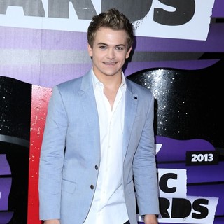 Hunter Hayes in 2013 CMT Music Awards - Arrivals - hunter-hayes-2013-cmt-music-awards-02
