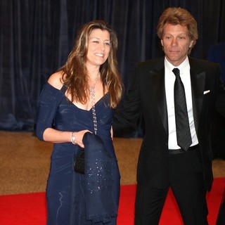 Dorothea Hurley, Jon Bon Jovi in 2013 White House Correspondents' Association Dinner - Arrivals