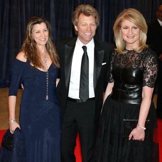 Dorothea Hurley, Jon Bon Jovi, Arianna Huffington in 2013 White House Correspondents' Association Dinner - Arrivals