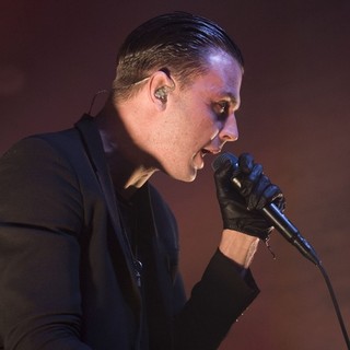 Hurts Playing A Headline Gig - hurts-playing-a-headline-gig-03
