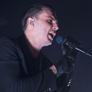 Hurts Playing A Headline Gig - hurts-playing-a-headline-gig-04
