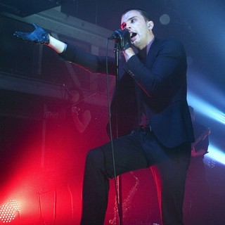 Theo Hutchcraft, Hurts in Hurts Playing A Headline Gig