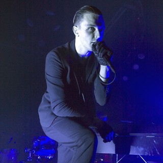 Theo Hutchcraft, Hurts in Hurts Playing A Headline Gig