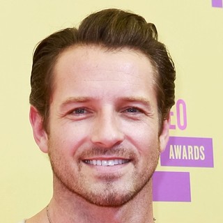 Ian Bohen in 2012 MTV Video Music Awards - Arrivals