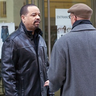 Ice-T, Dann Florek in The Film Set of Law and Order: Special Victims Unit
