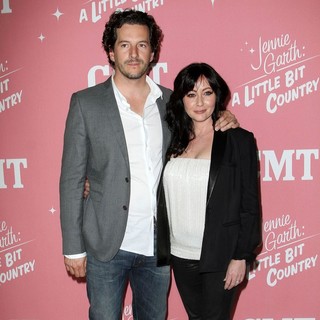 Kurt Iswarienko, Shannen Doherty in Jennie Garth's 40th Birthday Celebration and Premiere Party for Jennie Garth: A Little Bit Country