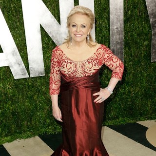 Jacki Weaver in 2013 Vanity Fair Oscar Party - Arrivals