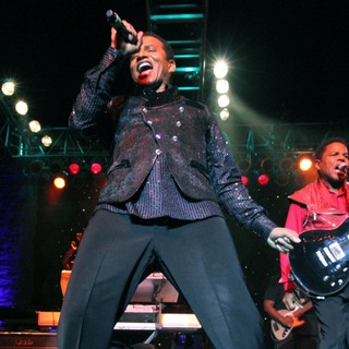 Jackie Jackson, Tito Jackson in The Jacksons Unity Tour 2012