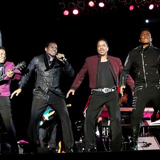 Tito Jackson, Jackie Jackson, Marlon Jackson, Jermaine Jackson in The 34th Annual Seaside Summer Concert