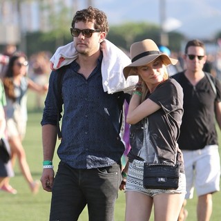 Joshua Jackson in The 2013 Coachella Valley Music and Arts Festival - Week 1 Day 2 - jackson-kruger-2013-coachella-valley-music-and-arts-festival-09