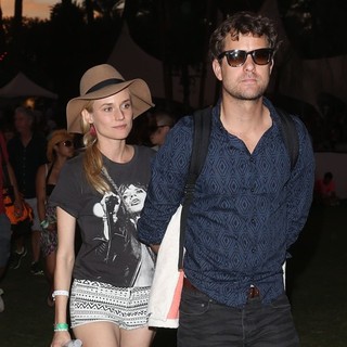 Joshua Jackson in The 2013 Coachella Valley Music and Arts Festival - Week 1 Day 2 - jackson-kruger-2013-coachella-valley-music-and-arts-festival-12