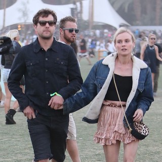 Joshua Jackson in The 2013 Coachella Valley Music and Arts Festival - Week 1 Day 3 - jackson-kruger-2013-coachella-valley-music-and-arts-festival-19