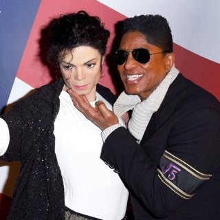 Michael Jackson, Jermaine Jackson-Jermaine Jackson Visits The Wax Figure of His Brother Michael Jackson