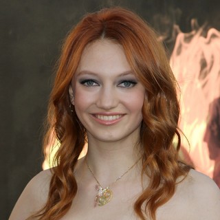 Jacqueline Emerson in Los Angeles Premiere of The Hunger Games - Arrivals
