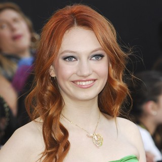 Jacqueline Emerson in Los Angeles Premiere of The Hunger Games - Arrivals