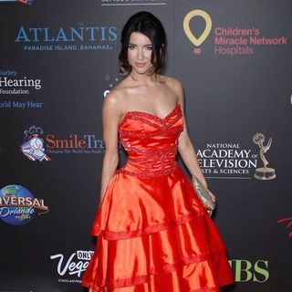Jacqueline MacInnes Wood in 2011 Daytime Emmy Awards - Red Carpet