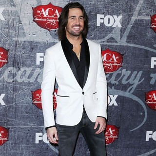Jake Owen in 2012 American Country Awards - Arrivals