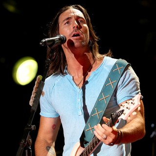 Jake Owen in The 2013 CMA Music Festival - Day 4 - jake-owen-2013-cma-music-festival-03