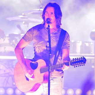 Jake Owen in 2013 Discover Orange Bowl Between The Florida State Seminoles and The Northern Illinois Huskies - jake-owen-2013-discover-orange-bowl-08