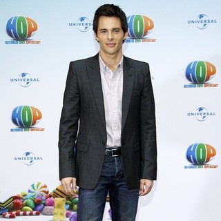 James Marsden in A Photocall for HOP - Osterhase Oder Superstar