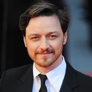 The Olivier Awards 2012 - Arrivals