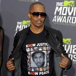 Jamie Foxx in 2013 MTV Movie Awards - Arrivals - jamie-foxx-2013-mtv-movie-awards-01