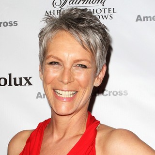 Jamie Lee Curtis in American Red Cross Annual Red Tie Affair - jamie-lee-curtis-red-tie-affair-02
