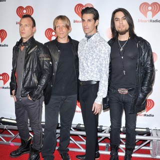 Jane's Addiction in iHeartRadio Music Festival - Day 1 - jane-s-addiction-iheartradio-music-festival-day-1-03