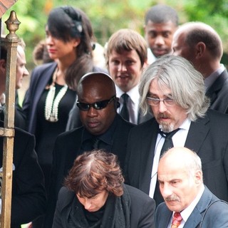 Janis Winehouse in The Cremation of Amy Winehouse