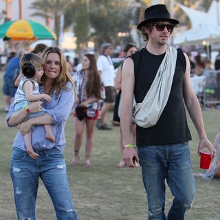 Alicia Silverstone in Celebrities at The 2012 Coachella Valley Music and Arts Festival - Week 2 Day 2 - jarecki-silverstone-2012-coachella-week-2-day-2-17
