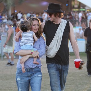 Alicia Silverstone in Celebrities at The 2012 Coachella Valley Music and Arts Festival - Week 2 Day 2 - jarecki-silverstone-2012-coachella-week-2-day-2-18