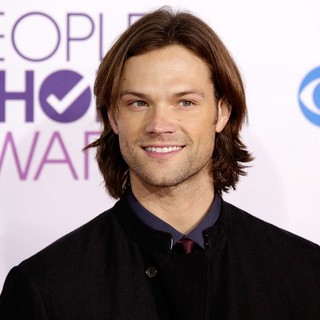 Jared Padalecki in People's Choice Awards 2013 - Red Carpet Arrivals - jared-padalecki-people-s-choice-awards-2013-02