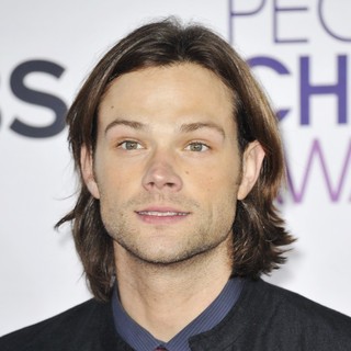Jared Padalecki in People's Choice Awards 2013 - Red Carpet Arrivals - jared-padalecki-people-s-choice-awards-2013-03