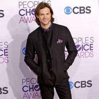 Jared Padalecki in People's Choice Awards 2013 - Red Carpet Arrivals - jared-padalecki-people-s-choice-awards-2013-05