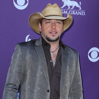 Jason Aldean in 2012 ACM Awards - Arrivals