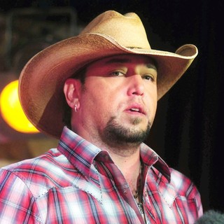 Jason Aldean in 46th Annual CMA Awards Nominations - jason-aldean-46th-annual-cma-awards-nominations-04