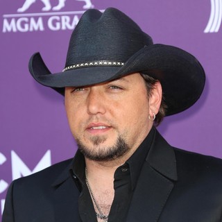 Jason Aldean in 48th Annual ACM Awards - Arrivals - jason-aldean-48th-annual-acm-awards-03