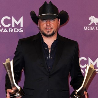 Jason Aldean in 48th Annual ACM Awards - Press Room - jason-aldean-48th-annual-acm-awards-press-room-01
