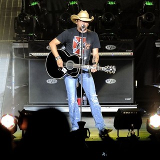 Jason Aldean in Jason Aldean Performs During His My Kinda Party Tour 2012