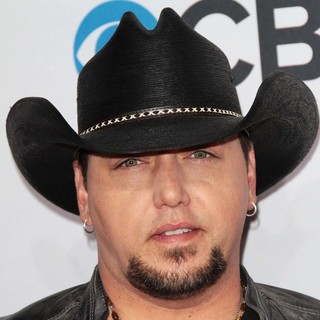 Jason Aldean in People's Choice Awards 2013 - Red Carpet Arrivals