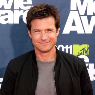 Jason Bateman in 2011 MTV Movie Awards - Arrivals