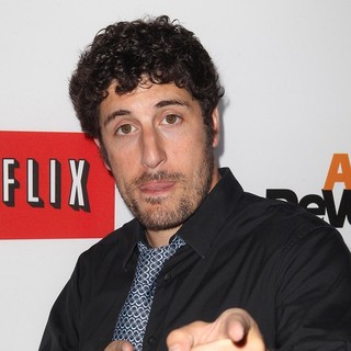 Jason Biggs in Netflix's Los Angeles Premiere of Season 4 of Arrested Development - jason-biggs-premiere-arrested-development-season-4-01
