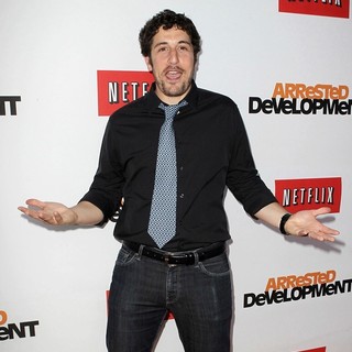 Jason Biggs in Netflix's Los Angeles Premiere of Season 4 of Arrested Development - jason-biggs-premiere-arrested-development-season-4-03