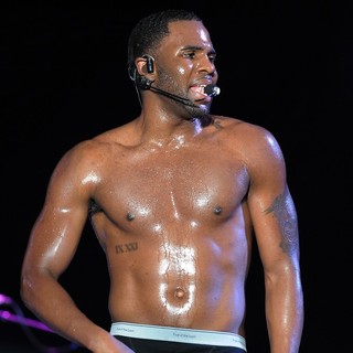 Jason Derulo in Jason Derulo Performs During The Black Eyed Peas Final Concert of The Year