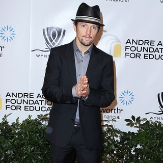 Jason Mraz in Andre Agassi Grand Slam for Children