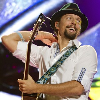 Jason Mraz Performing Live