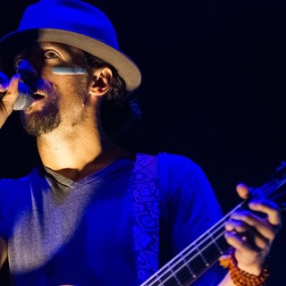 Jason Mraz in Jason Mraz Performs Live